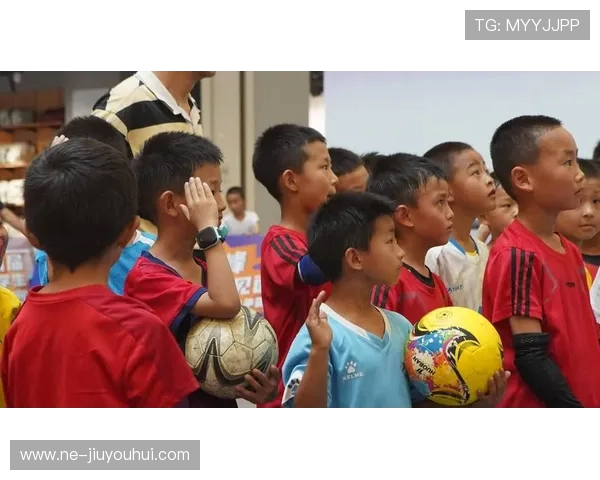 全新竞技体验足球争霸冰球融合对抗赛玩法全面解析